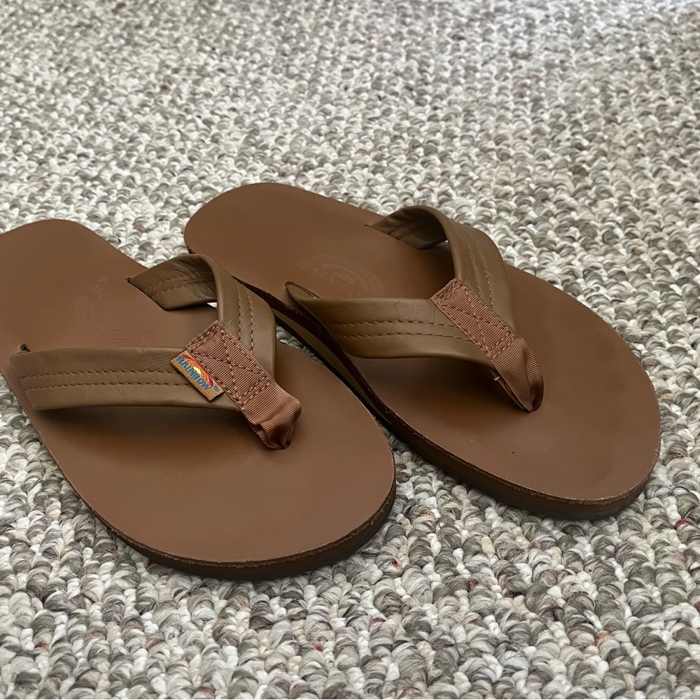 Men’s Rainbow brand sandals. Size 8.5-9.5. Perfect condition